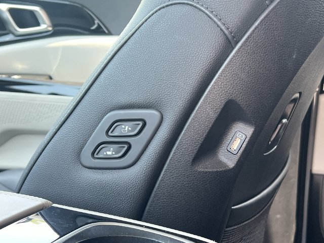 Used 2024 Kia Carnival SX Prestige FWD image 41