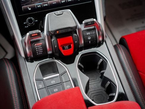 Used 2019 Lamborghini Urus AWD/4WD image 14