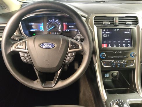Used 2019 Ford Fusion SE FWD image 22