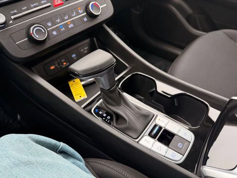 Used 2025 Hyundai Tucson SE image 21