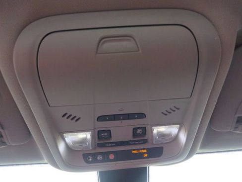 Used 2018 Chevrolet Equinox Premier image 44