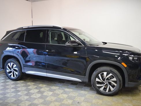 New 2025 Volkswagen Tiguan S image 2