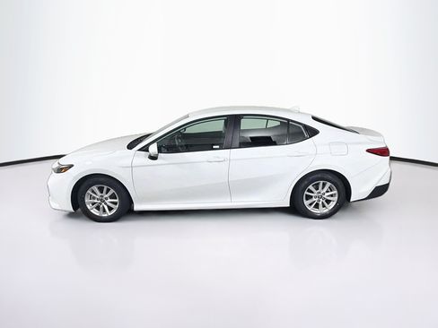 Used 2025 Toyota Camry LE FWD image 4