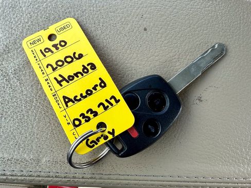 Used 2006 Honda Accord EX image 33