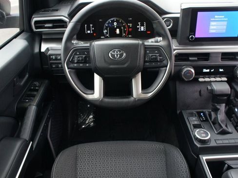 Used 2025 Toyota 4Runner SR5 image 5