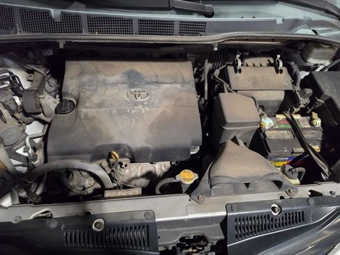 Used 2014 Toyota Sienna LE FWD image 7