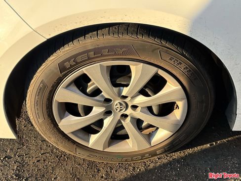 Used 2023 Toyota Corolla LE FWD image 8