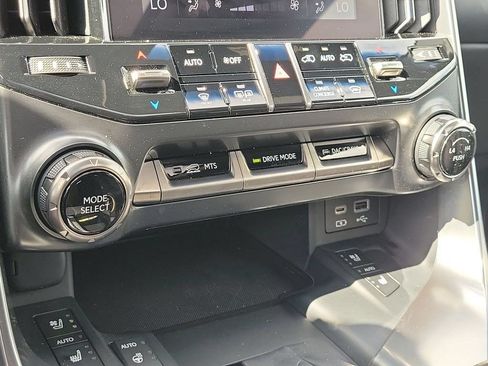 Used 2024 Lexus LX 600 F Sport AWD/4WD image 18