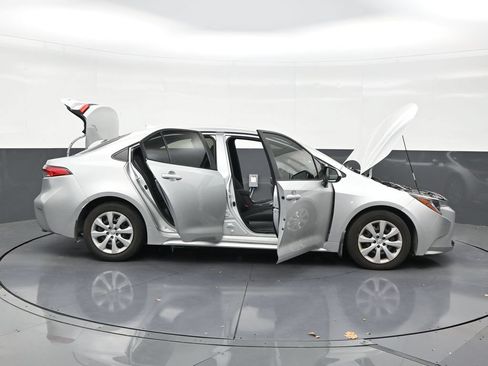 Used 2024 Toyota Corolla LE FWD image 29