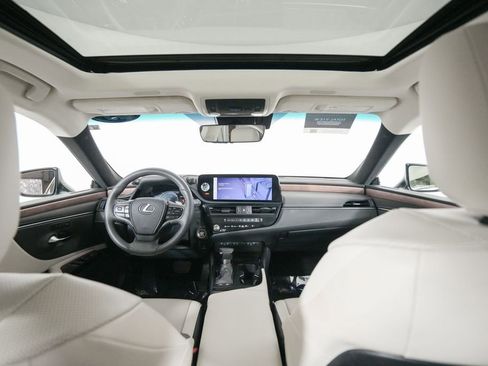 Certified 2023 Lexus ES 300h w/ Premium Package image 15