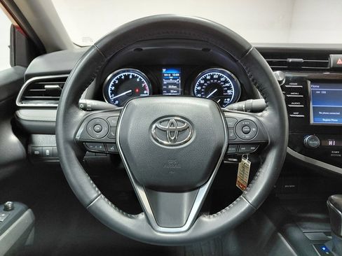 Used 2020 Toyota Camry SE image 21