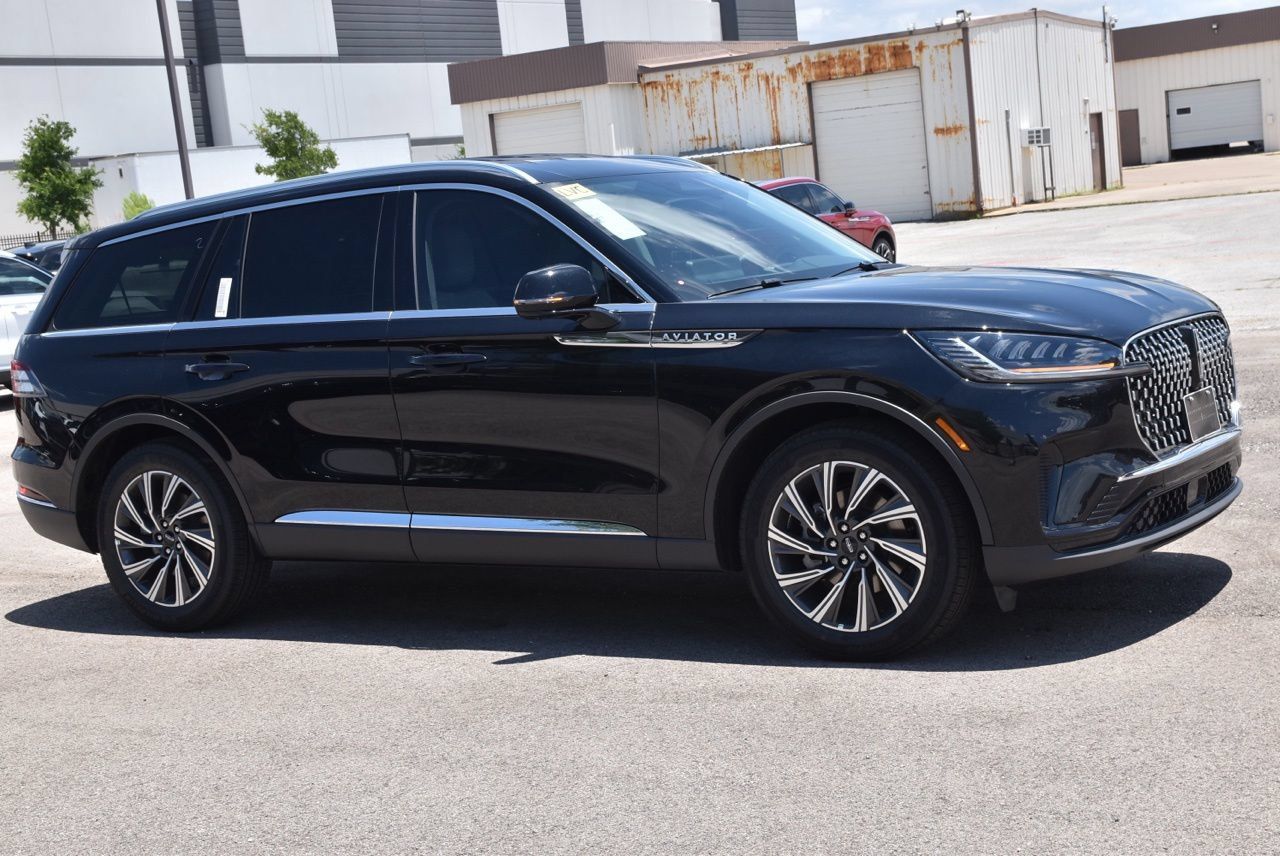 New 2026 Lincoln Aviator 2WD image 4