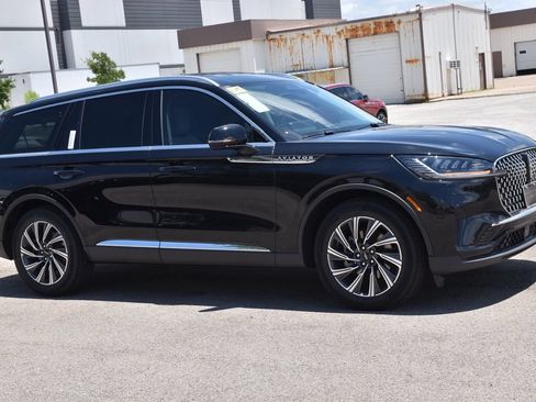 New 2026 Lincoln Aviator 2WD image 4