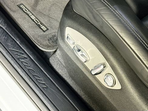 Certified 2020 Porsche Macan AWD/4WD image 24