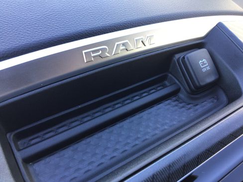 Used 2025 RAM 1500 Big Horn AWD/4WD image 23