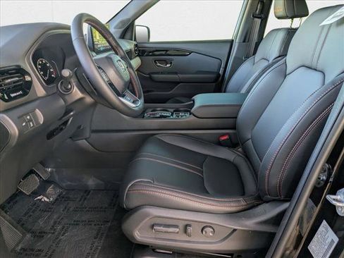 New 2025 Honda Pilot TrailSport image 4