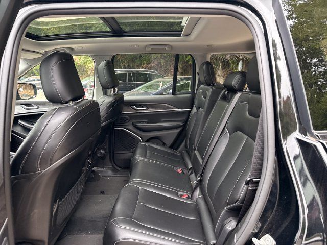 Used 2023 Jeep Grand Cherokee 4WD 4xe image 13