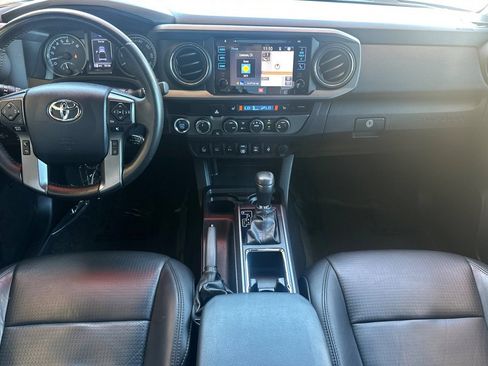 Certified 2019 Toyota Tacoma TRD Sport AWD/4WD image 16