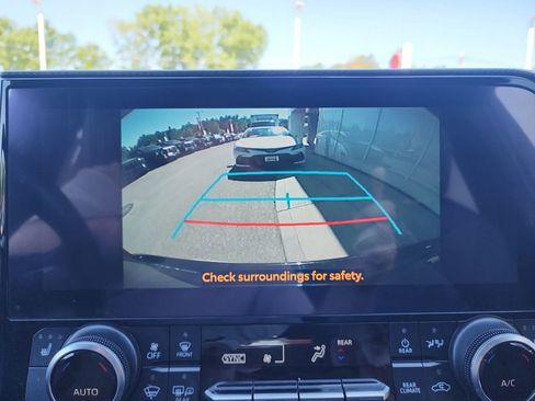 Used 2023 Toyota Highlander XSE AWD/4WD image 18