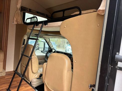 Used 2016 Ford E-450 and Econoline 450 Super Duty w/ Motorhome Prep Package image 19