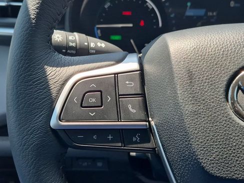 Certified 2026 Toyota Sienna XLE FWD image 25