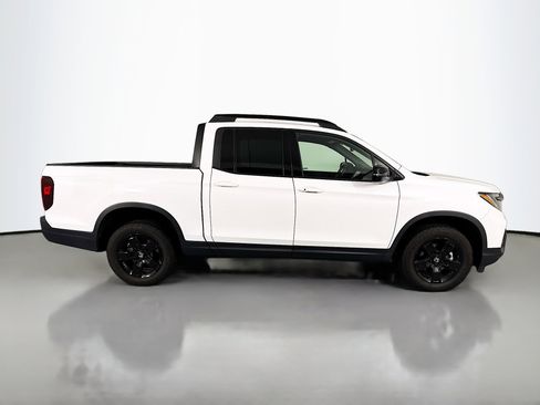 Certified 2025 Honda Ridgeline Black Edition image 4