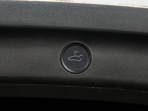 Used 2021 Tesla Model Y Performance image 27