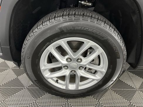 Certified 2025 Jeep Grand Cherokee L Laredo w/ Luxury Tech Group I image 11