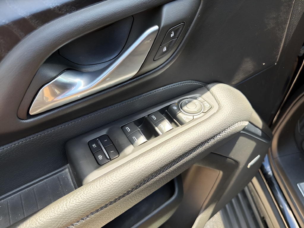Used 2023 GMC Yukon Denali AWD/4WD image 21