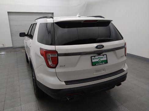 Used 2018 Ford Explorer XLT w/ Equipment Group 202A FWD image 6