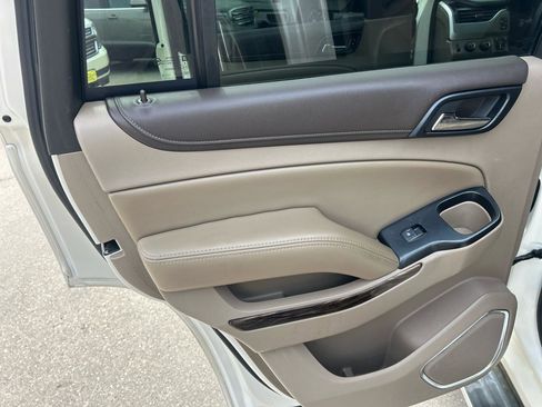 Used 2015 GMC Yukon SLT w/ HD Trailering Package image 12