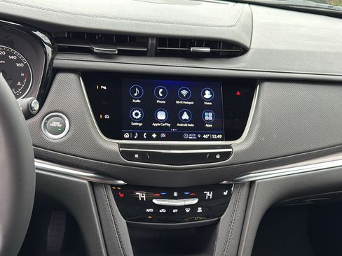 New 2025 Cadillac XT5 Luxury image 19