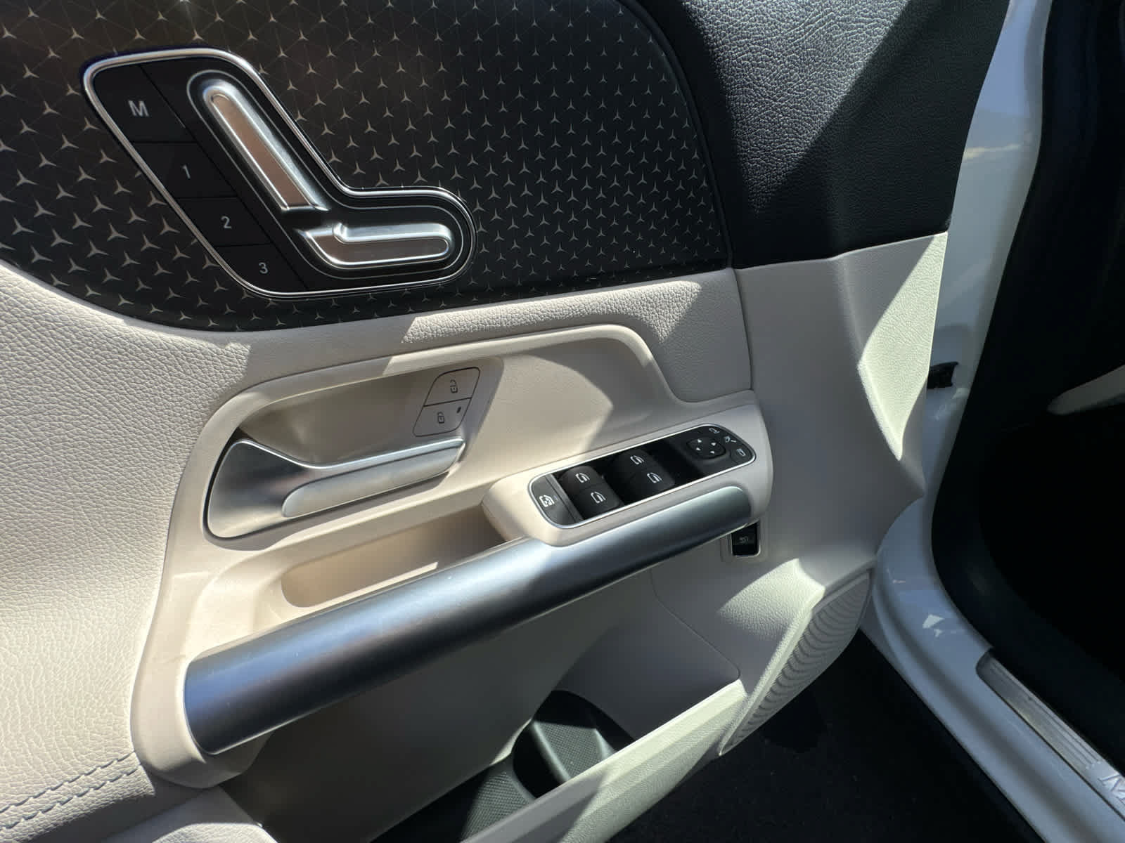 Used 2025 Mercedes-Benz GLA 250 4MATIC image 18
