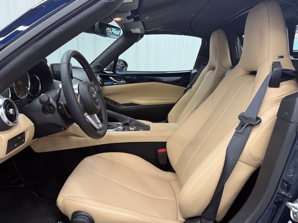 Used 2026 MAZDA MX-5 Miata RF Grand Touring RWD image 14