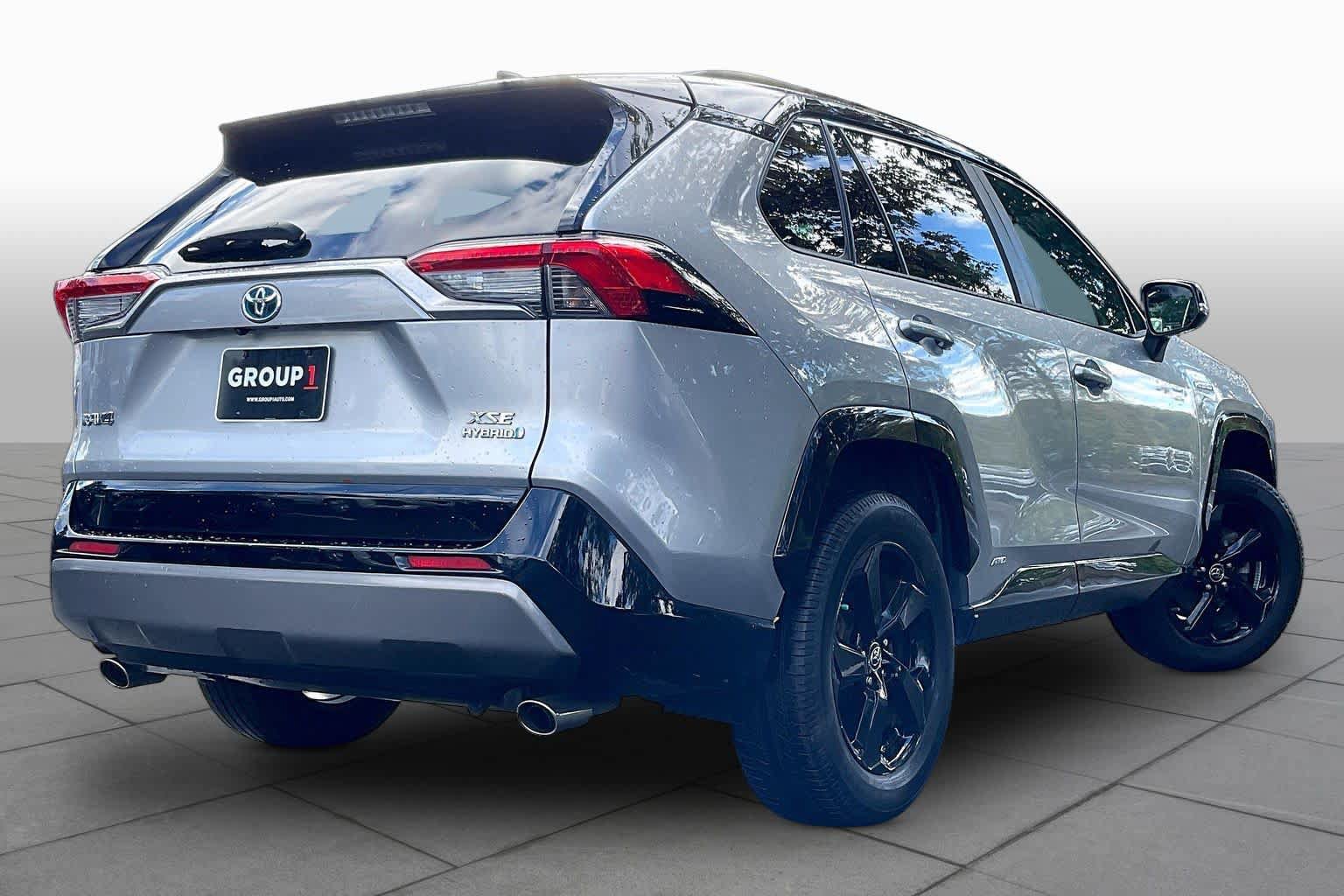 Used 2019 Toyota RAV4 XSE AWD/4WD image 12