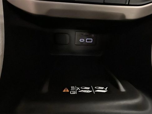 Used 2023 GMC Acadia Denali image 27