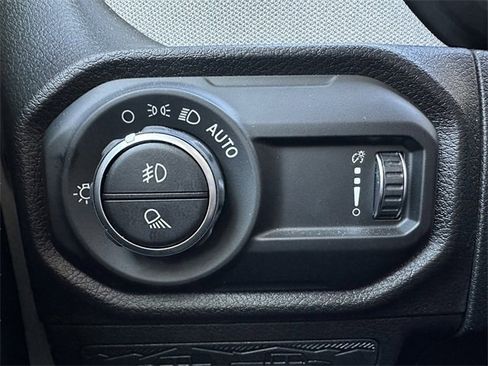 Used 2024 Jeep Gladiator Sport image 28