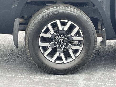 Used 2023 Nissan Frontier SV w/ SV Convenience Package image 9