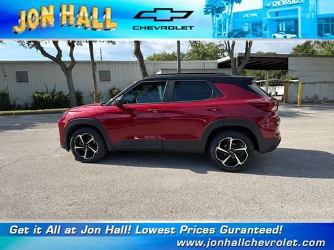 Used 2021 Chevrolet TrailBlazer RS w/ Technology Package FWD image 4