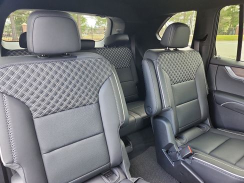 Certified 2025 GMC Acadia Denali image 7