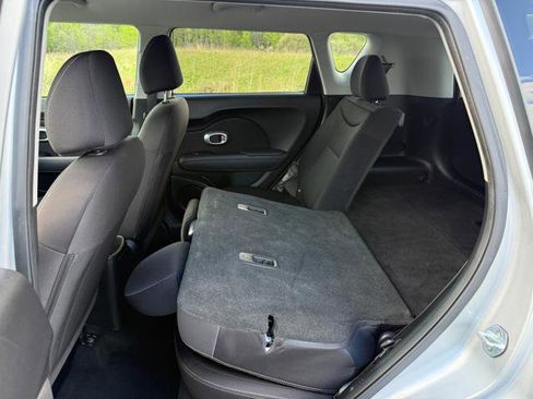 Used 2019 Kia Soul FWD image 17