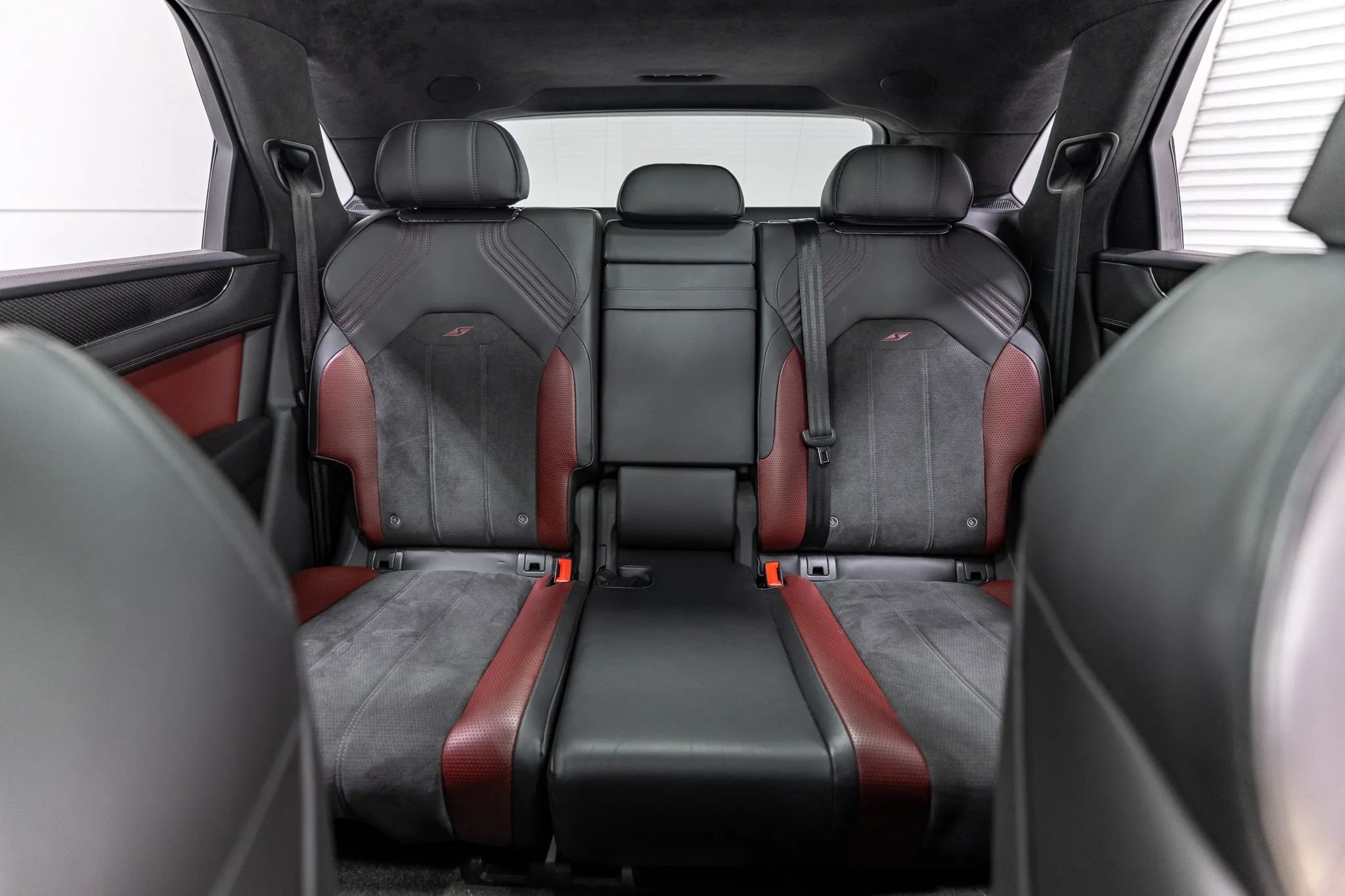 Used 2022 Bentley Bentayga AWD/4WD image 47