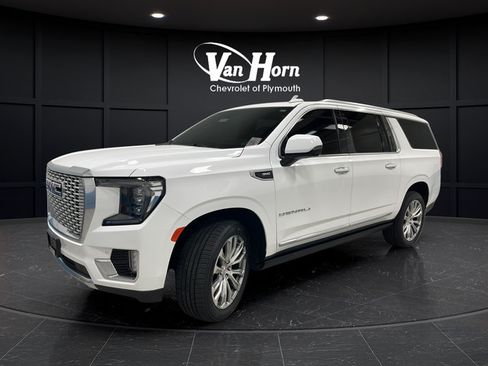 Used 2022 GMC Yukon XL Denali AWD/4WD image 4