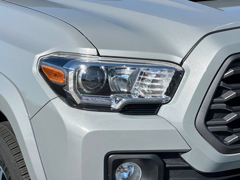 Used 2020 Toyota Tacoma TRD Sport w/ TRD Premium Sport Package AWD/4WD image 45