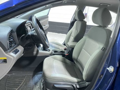 Used 2017 Hyundai Elantra SE FWD image 11