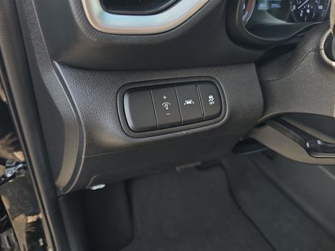 Used 2020 Hyundai Venue SEL image 20