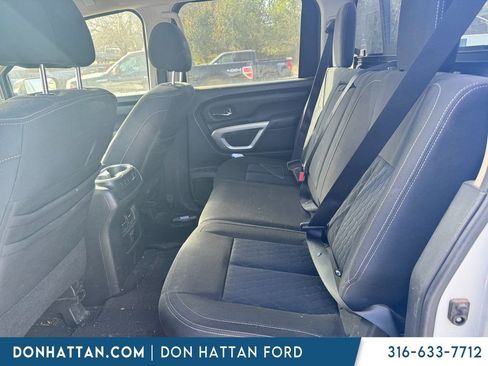 Used 2017 Nissan Titan SV image 6