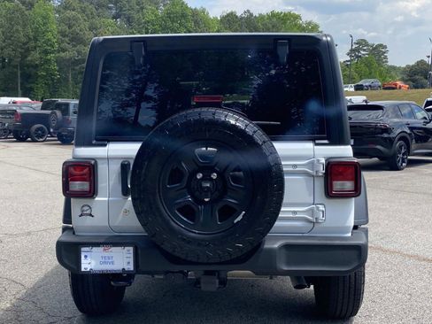 Used 2024 Jeep Wrangler Sport AWD/4WD image 4