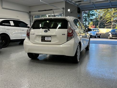 Used 2012 Toyota Prius C Three image 8