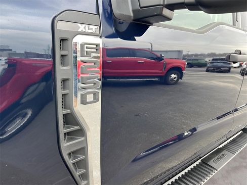 Used 2024 Ford F250 XLT w/ FX4 Off-Road Package image 9